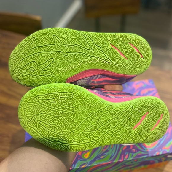 Youth Melo toxic size 6.5 - Picture 8 of 9